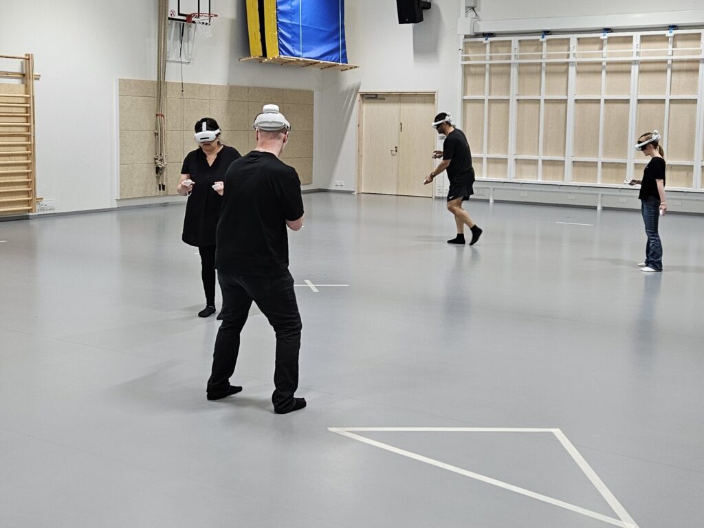 20250628_125512 Four players playing virtual reality games